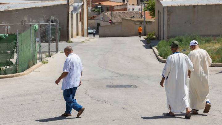 El auge del racismo lleva a los partidos a marcar su estrategia sobre inmigración