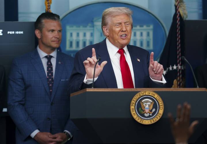 Cele|bitchy | Donald Trump placed the DC police under federal control & deployed the National Guard