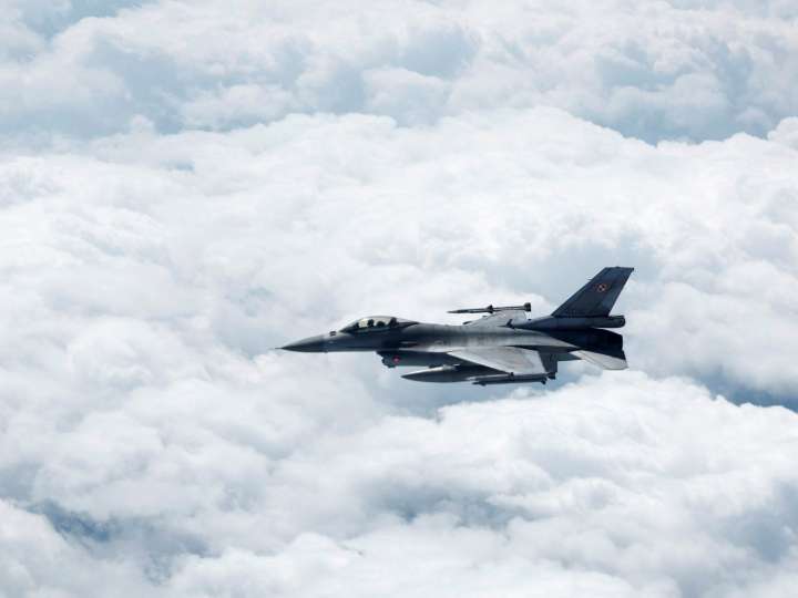 Polish Army Pilot killed as F-16 jet crashes during airshow preparation