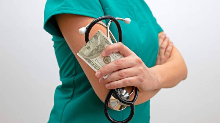 Woman Arrested For Allegedly Treating Over 4,000 Patients Posing As A Nurse