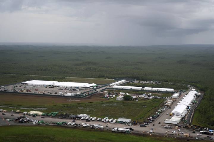Jueza dictamina detener temporalmente la ampliación de “Alligator Alcatraz”