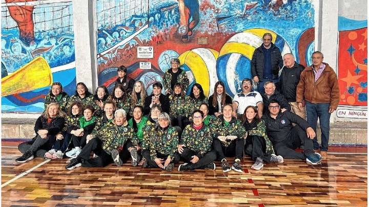 Alumni y Suricatas inauguraron un nuevo piso flotante en Paraná