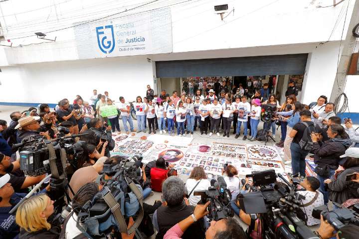 Familiares de dos estudiantes desaparecidos en el Ajusco exigen a la Fiscalía acelerar la búsqueda