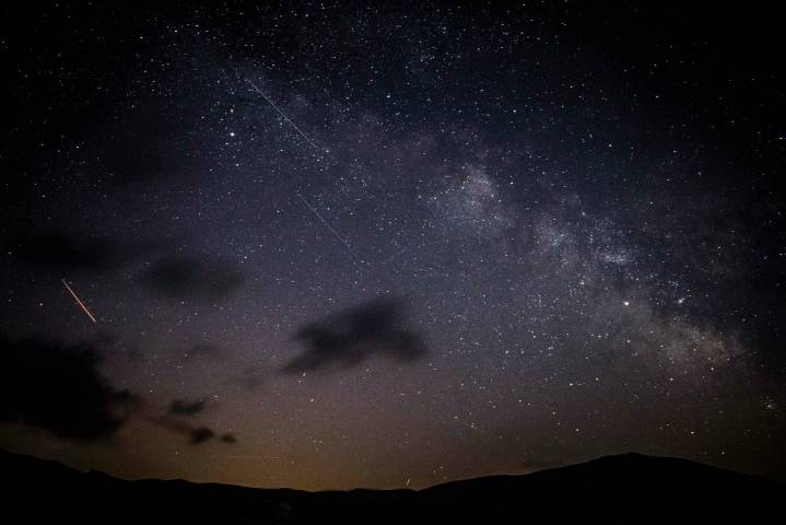 El cielo se ilumina: cuándo ver la lluvia de estrellas Perseidas 2025 en México