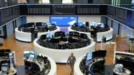 Global Markets Face Shaky Week Ahead as US Pressure Mounts on Ukraine