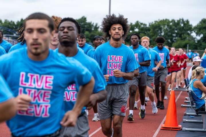 Hundreds ‘Lift Like Levi’ in remembrance of Shippensburg teen