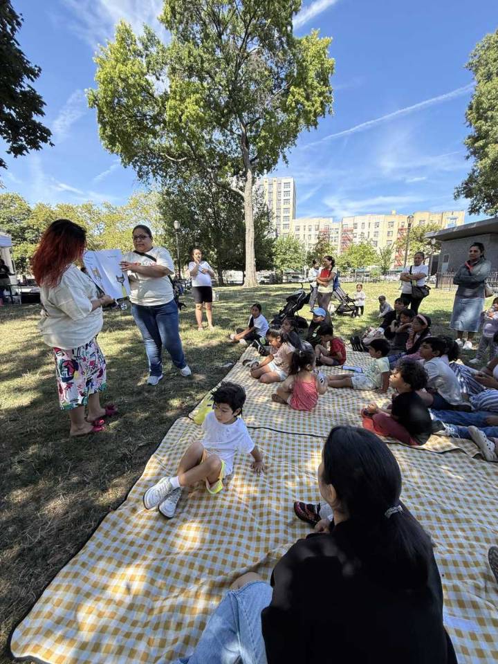 Cerrando la brecha de alfabetización infantil latina: Literacy Inc. impulsa la lectura en la comunidad