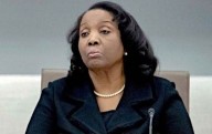 Despide Trump a gobernadora de la Fed, Lisa Cook