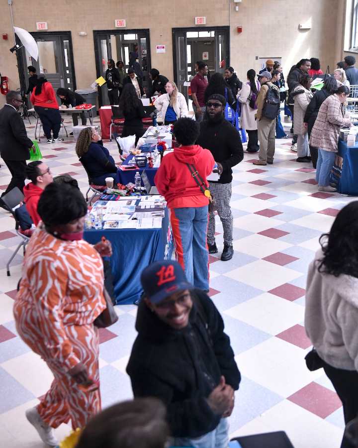 July sees third month of sluggish U.S. job growth