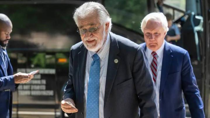 Texas Democrats face fines for missed session