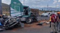 Mueren 2 al ser aplastados por un tractocamión en García