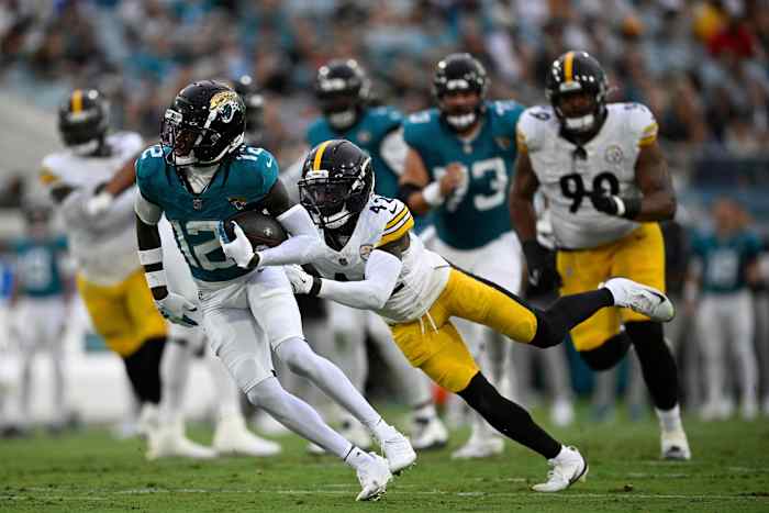 Travis Hunter plays offense and defense in pro debut as Jaguars lose to Steelers in preseason