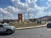 Identifican a la pareja de motociclistas fallecida en Romanzza; colocan veladoras