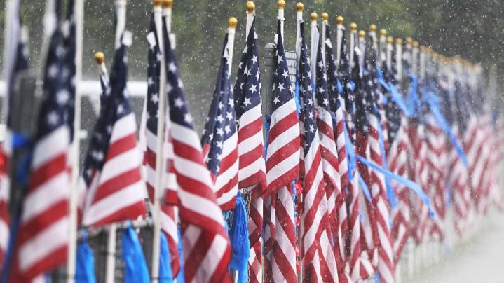Utahns, law enforcement pay respects to slain officers at public viewing in Tremonton