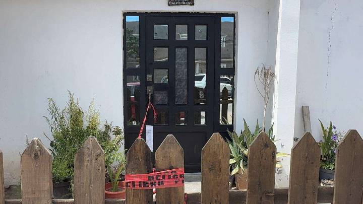 Insiste Fiscalía en que hallaron drogas y armas en vivienda de policía municipal