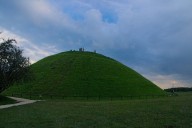 Las pirámides ocultas de Polonia: tumbas neolíticas más antiguas que las de Egipto