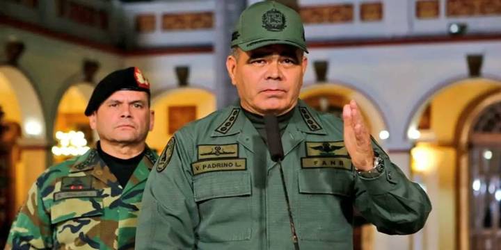 Padrino López: No pongan un pie en Venezuela, la patria se defiende