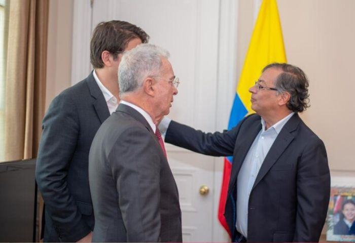 Petro le pide a Uribe que «deje de sembrar odio», tras acusaciones