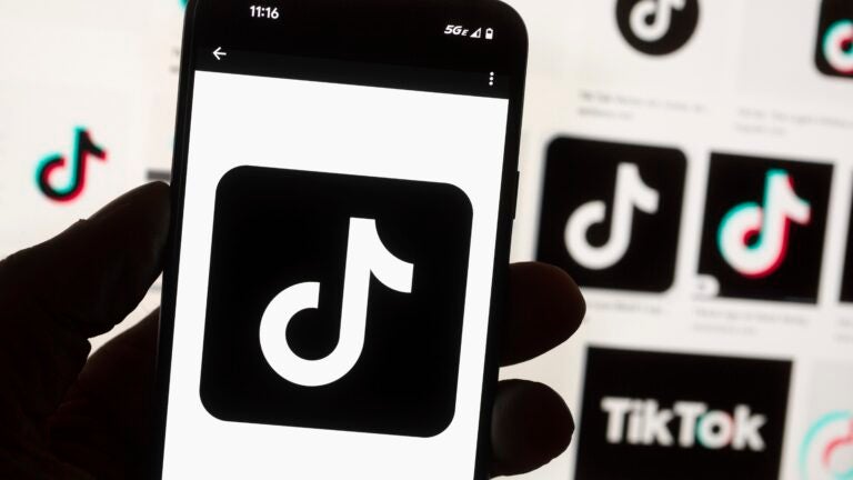Trump says he’ll keep extending TikTok shutdown deadline