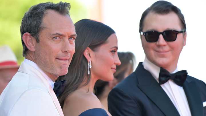 Jude Law presenta en Venecia su Putin con el 'El mago del Kremlin' y Jarmusch, una tragicomedia sobre la familia