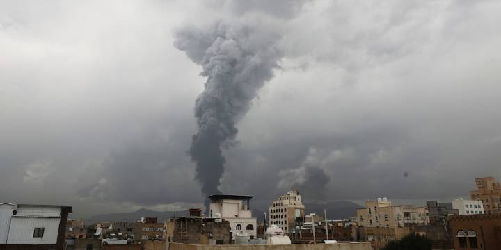 Israel destruyó el palacio presidencial de los rebeldes hutíes en Yemen
