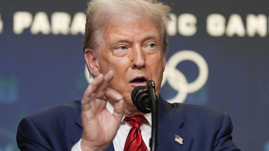 Trump orders Commerce Dept. to begin work on new census