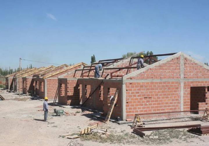 El Gobierno traspasa planes de vivienda a provincias y municipios