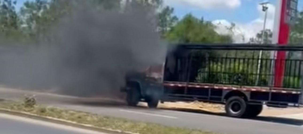 Camión que transportaba gaseosas fue atacado y quemado por el ELN, en Cúcuta