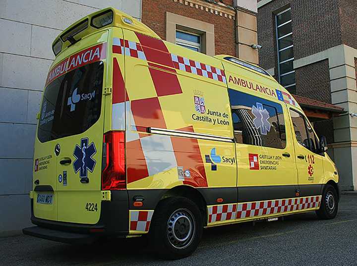 Fallece una mujer de unos 75 años tras ser atropellada por un turismo en Cembranos