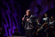 “A CABALLO Y CON MÚSICA”, PEPE AGUILAR RESPONDE A LAS POLÍTICAS MIGRATORIAS DE EE.UU.