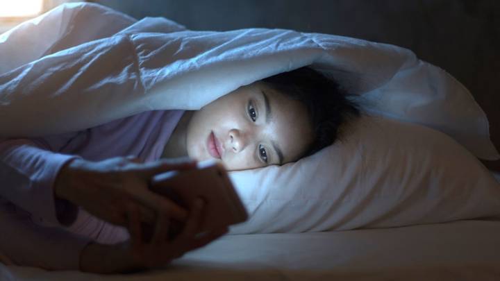 Ex-etiquette: My wife’s late-night chats with her ex have me concerned