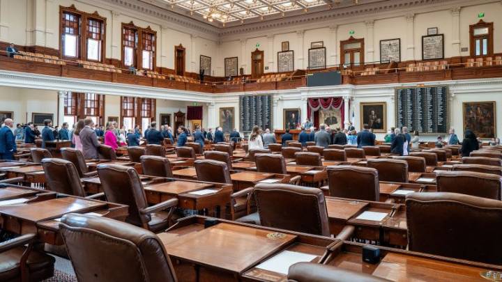 Texas redistricting standoff: Democrats face deadline to return to the House
