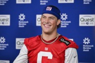Giants Locker Room Rally Behind Jaxson Dart After Russell Wilson Cameo Against Bills NY Giants rookie QB Jaxson Dart gets vote of confidence from his teammates after Russell Wilson makes space for him