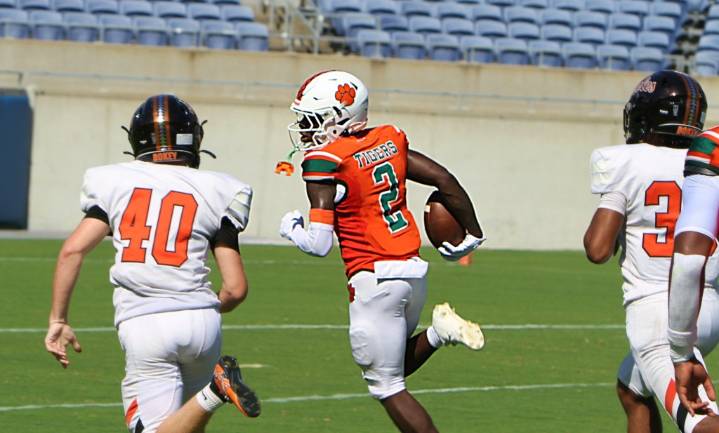 Dereon Coleman, Larry Miles lead Jones over Seminole 42