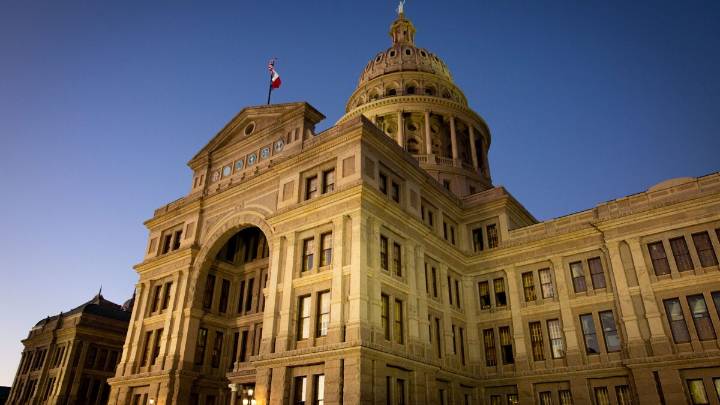 Texas Democrats spend night at Capitol to protest GOP redistricting plan