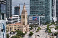 Torre de la Libertad de Miami reabre mientras Trump aumenta arrestos en la ciudad del orgullo cubano