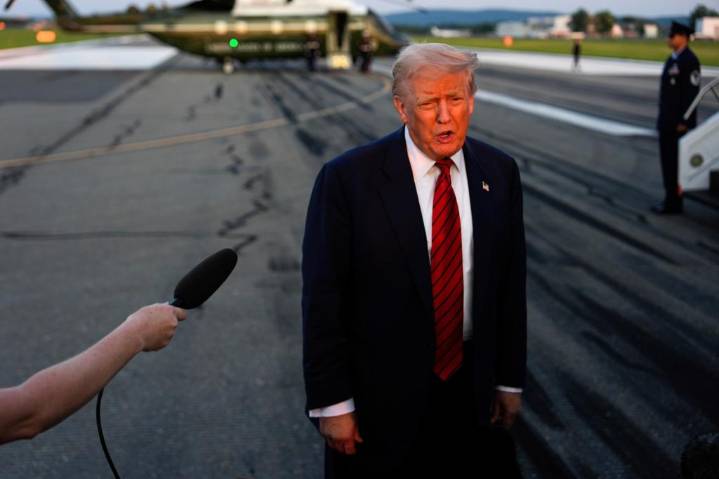 Al rechazar el informe de empleo, Trump sigue su estrategia de desacreditar datos desfavorables