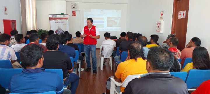 Pescadores de Paita reciben capacitación en buenas prácticas