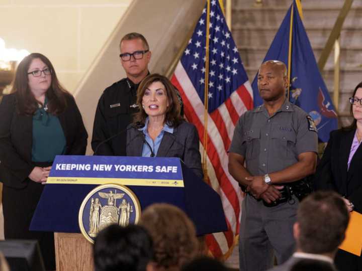"Planificar su viaje con anticipación": la medida que firmó Kathy Hochul en Nueva York por el feriado de Labor Day