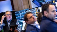 Tras las medidas del Banco Central, las acciones que cotizan en Nueva York operan con caídas de hasta 15%