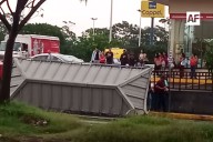 ‎Saldo de la lluvia en Villa de Álvarez: árboles, un poste ‎y un paradero de autobuses caído