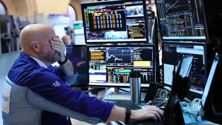 Fed's Powell signals rate cuts are coming, and the stocks that need them the most are flying