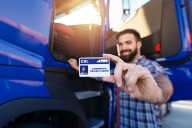 ¿Puedo solicitar una licencia CDL teniendo una estándar?