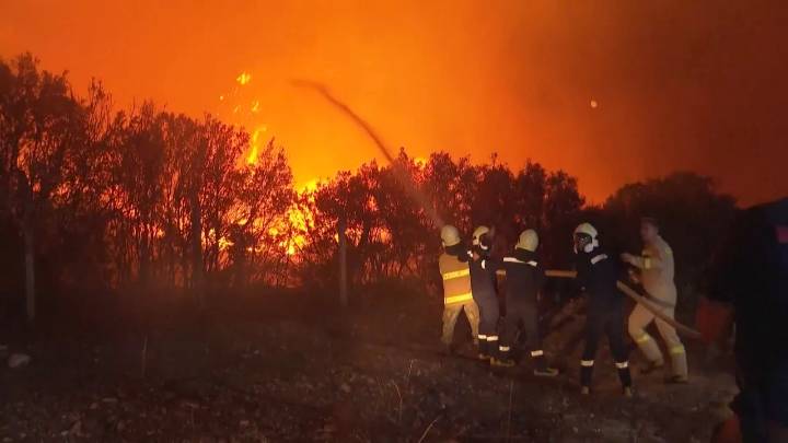 Europa enfrenta una ola de calor sin precedentes y graves incendios en Yorkshire