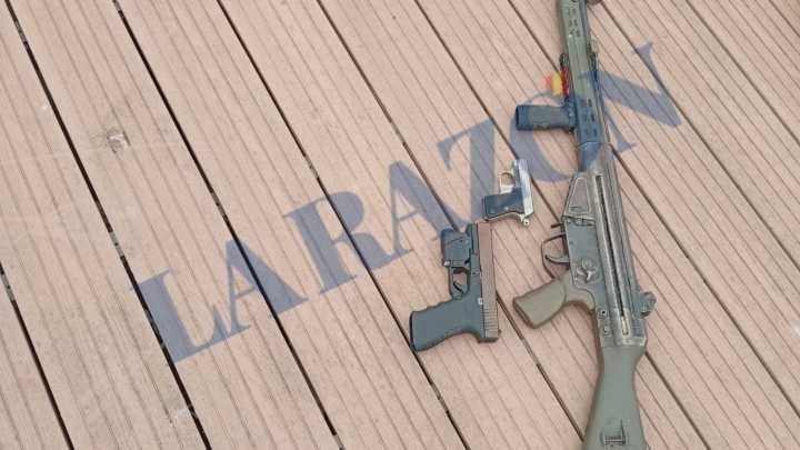 La Guardia Civil vuelve a incautar armas de guerra a narcotraficantes
