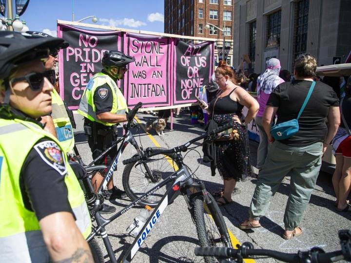 Mayor won't apologize after anti-Israel protesters halt Ottawa Pride parade, make demands