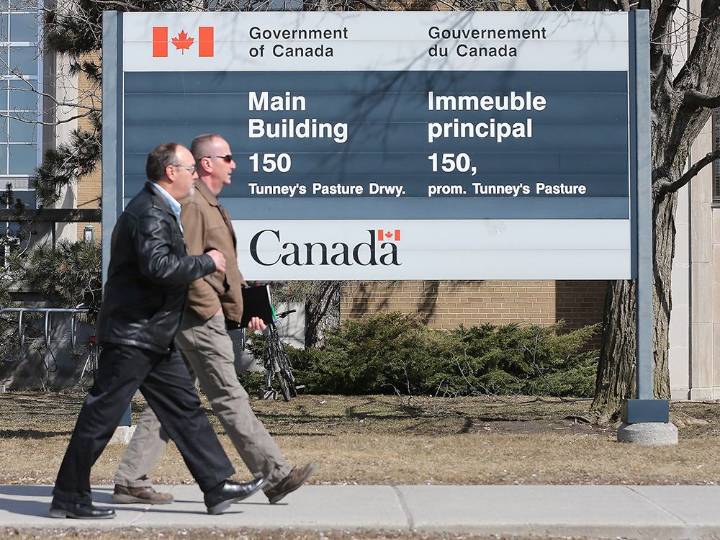 Majority of Canadians in favour of federal public service cuts: poll