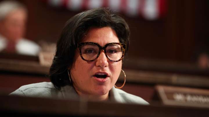 Lawmakers want answers after migrants fighting fire in…