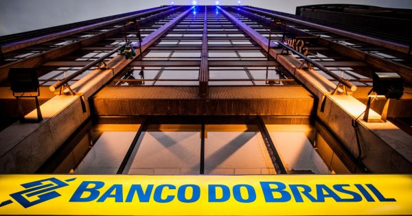 Tarjeta de crédito cancelada a De Moraes plantea dilema a bancos brasileños