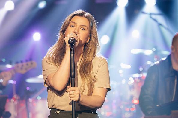 Kelly Clarkson cancels Vegas shows to be 'fully present' for children